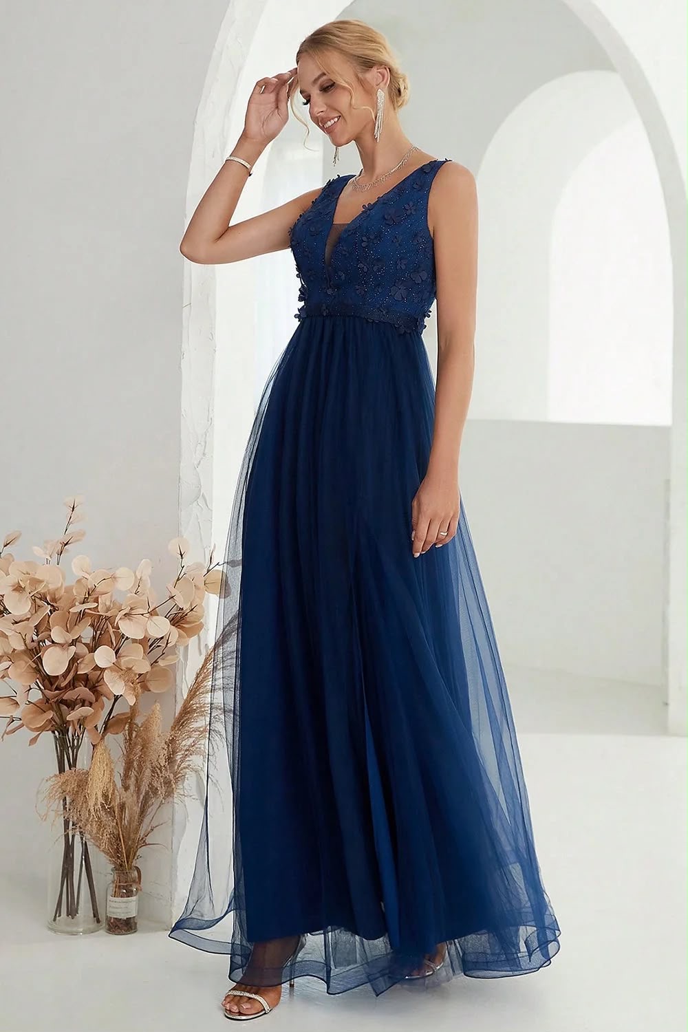 Ejemplo de vestido largo formal permitido para la boda